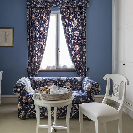 Готель Franceschi 4*